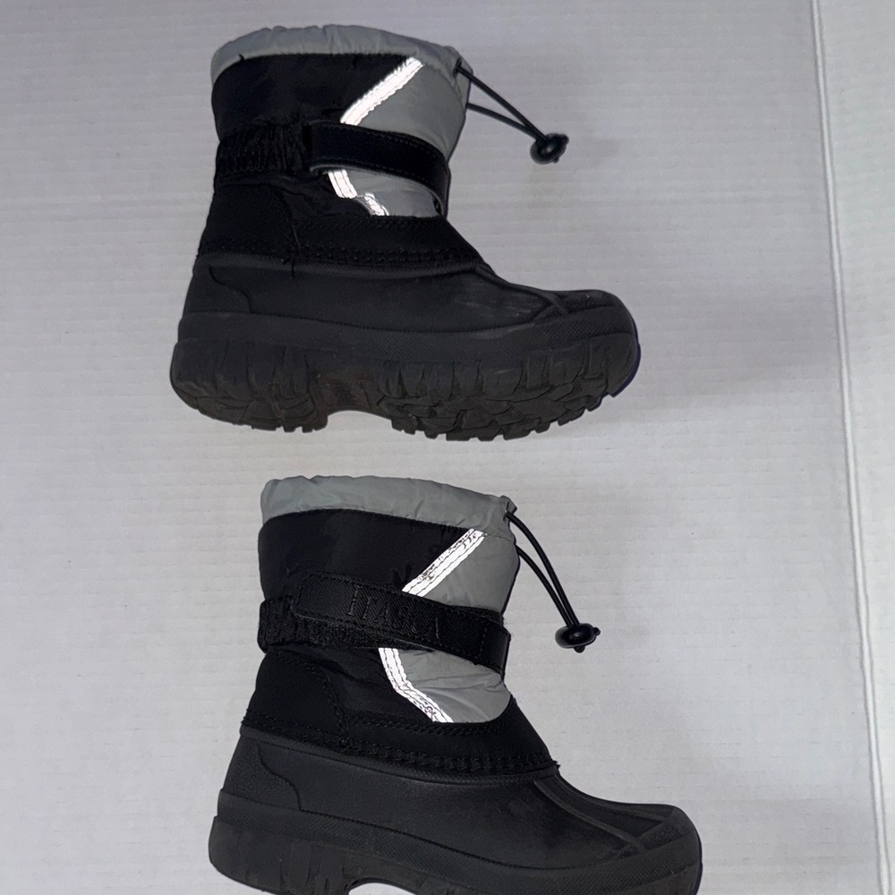 Itasca Black and Gray Snow Boots